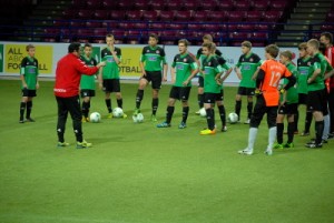 Hugo Vicente prowadzi zajęcia z zawodnikami AGAPE Białołęka